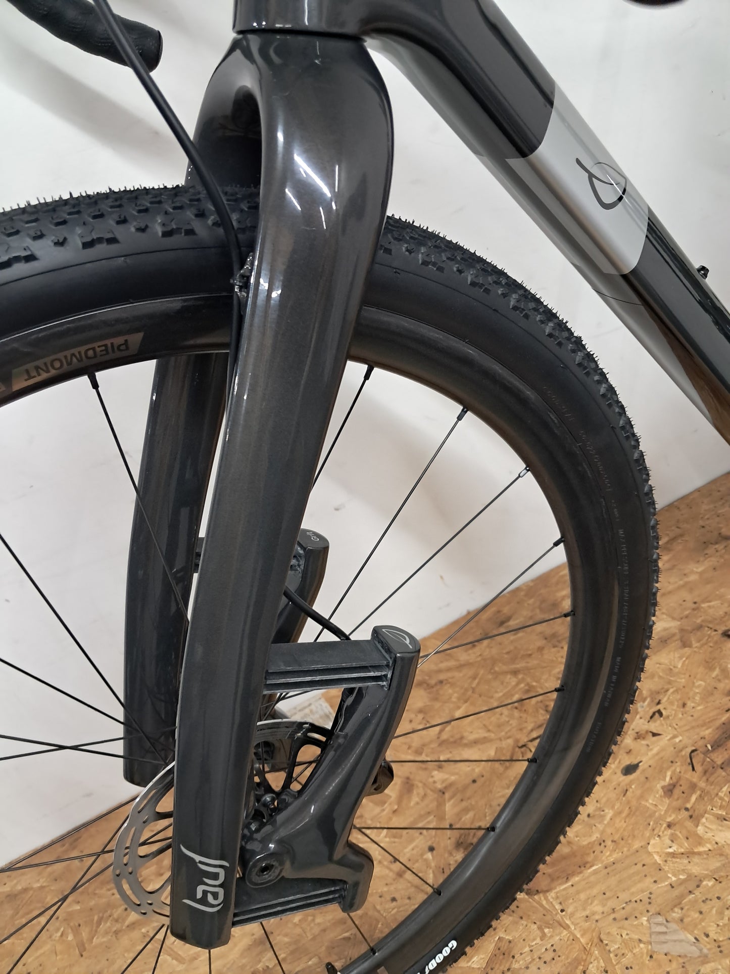 Seigla - Race Transmission - (X-Small) Basalt Black - Glossy