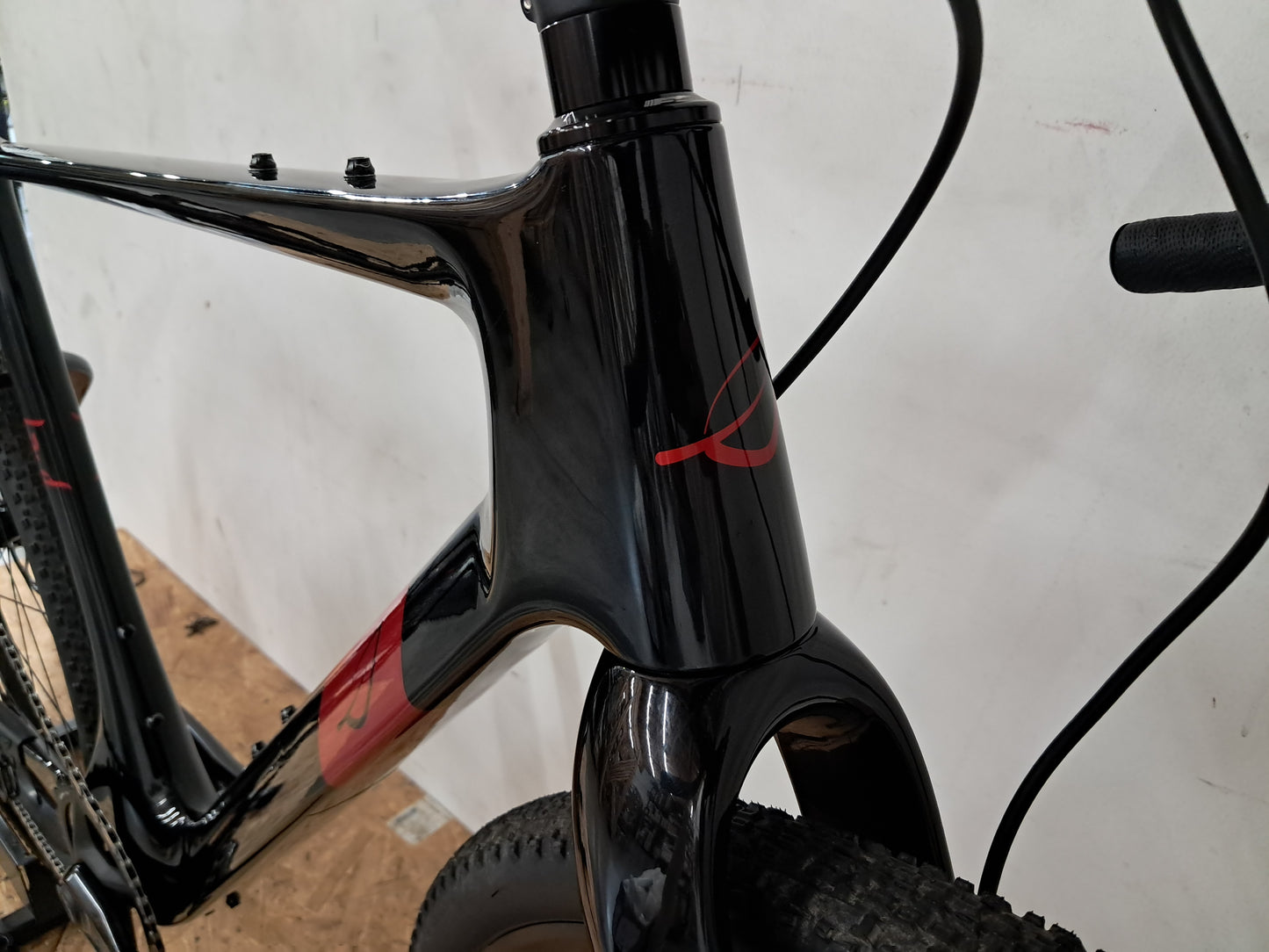 Seigla Rigid - Weekend Warrior Transmission - (Medium) Obsidian Black - Glossy