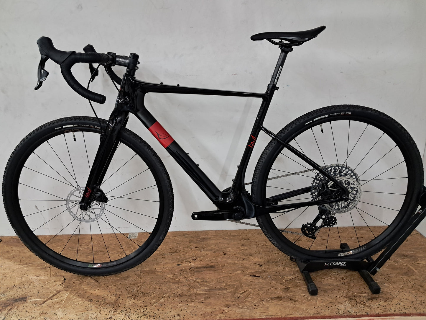 Seigla Rigid - Weekend Warrior Transmission - (Medium) Obsidian Black - Glossy