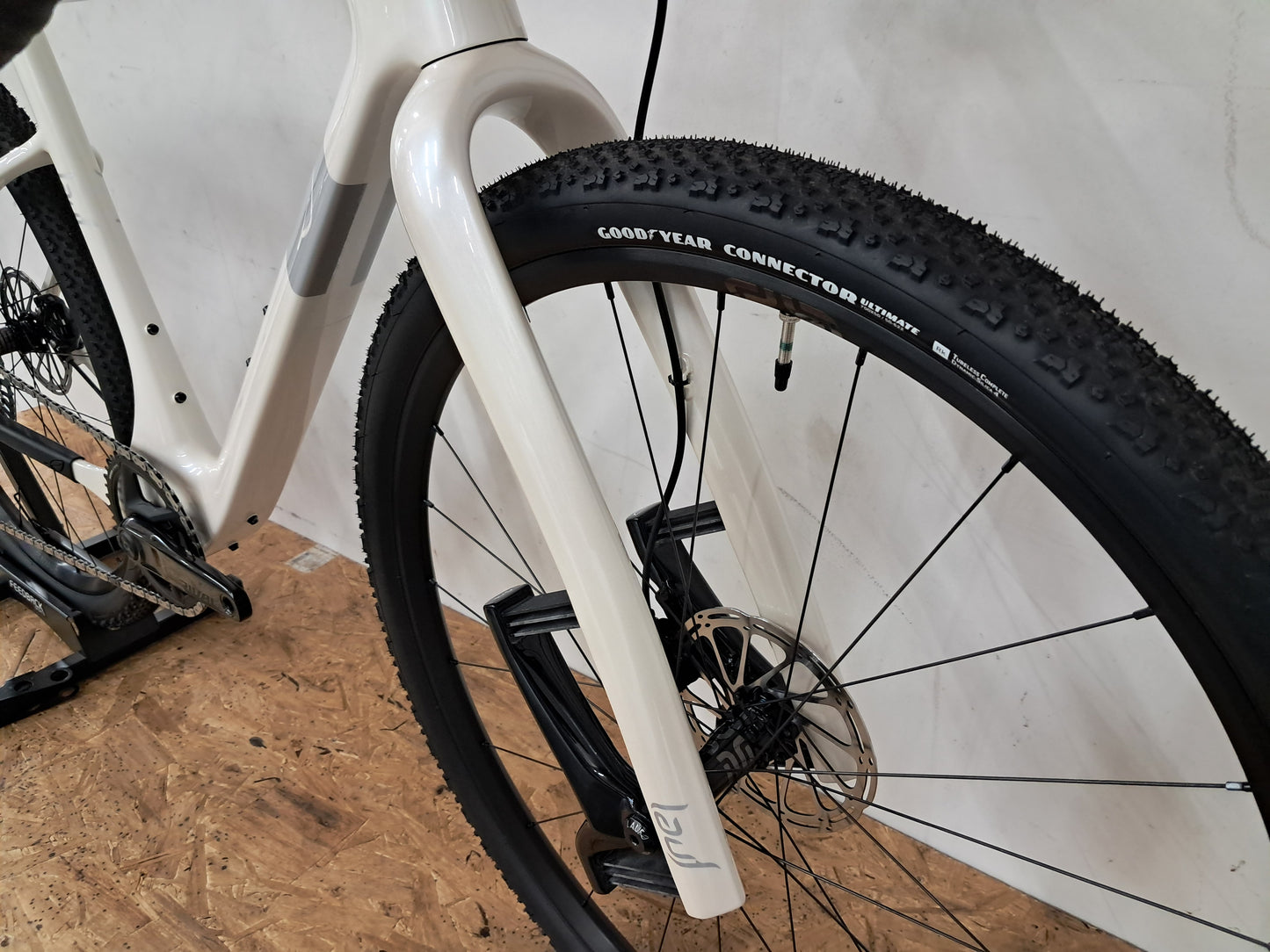 Seigla - Weekend Warrior Transmission - (Small) Glacial White - Glossy