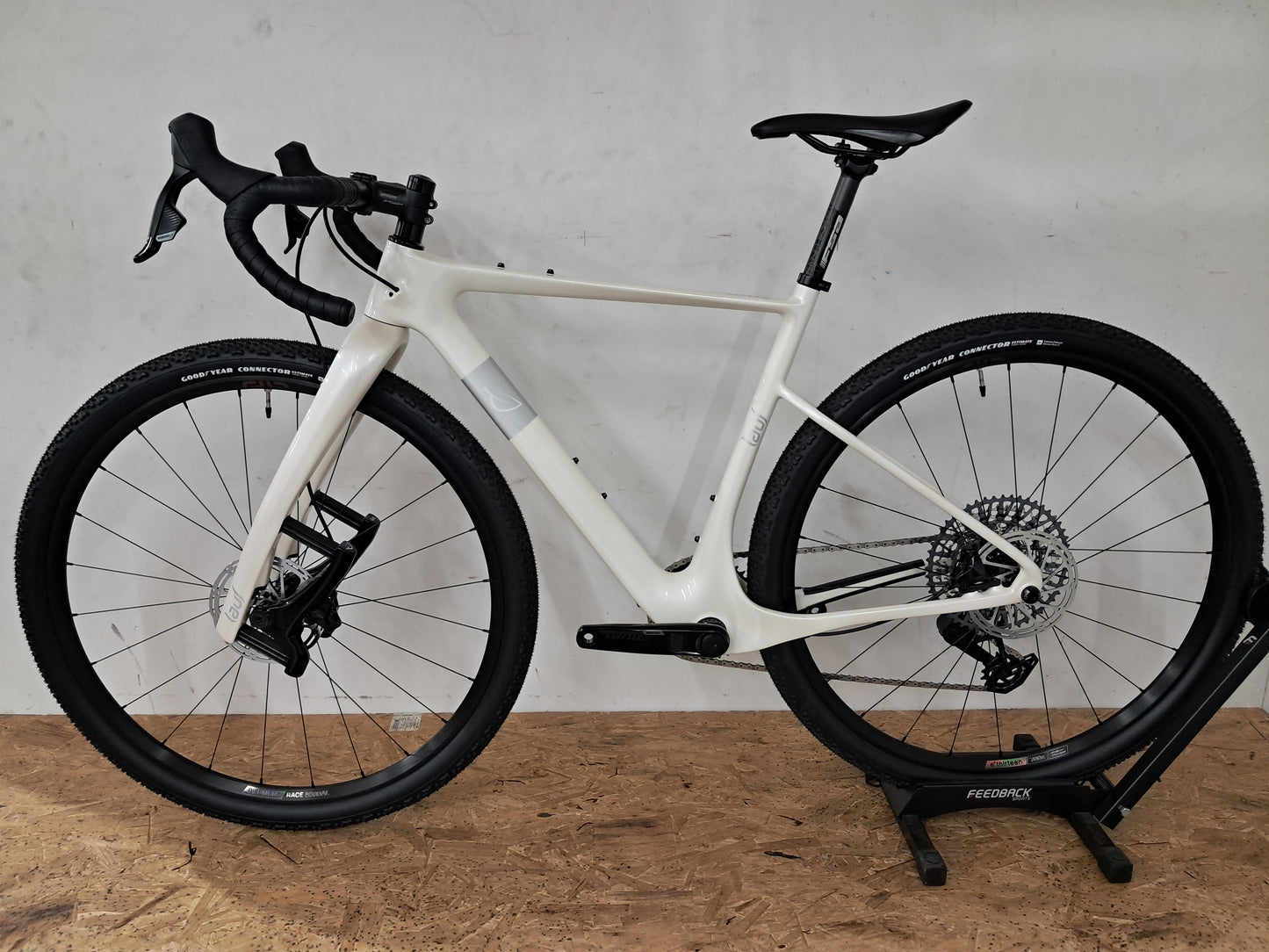 Seigla - Weekend Warrior Transmission - (Small) Glacial White - Glossy