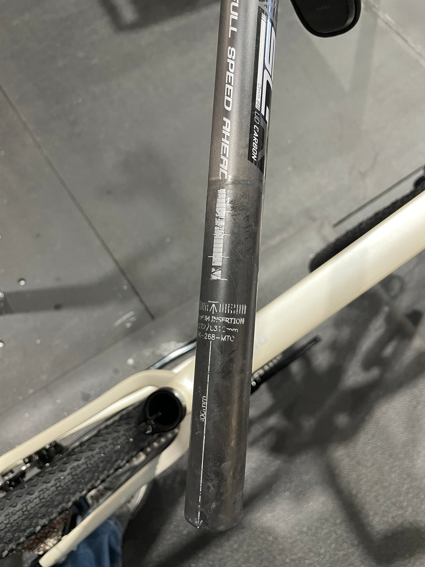 Seigla - Weekend Warrior Transmission - (Small) Glacial White - Glossy