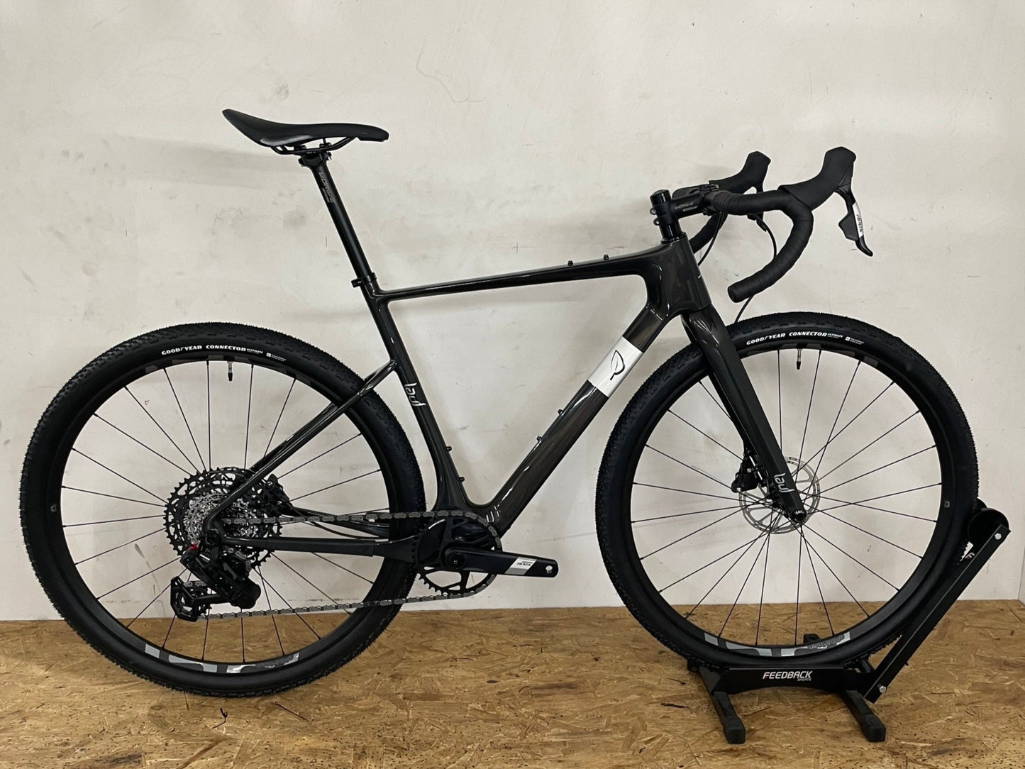 Seigla Rigid - Core Transmission - (Medium) Basalt Black - Glossy