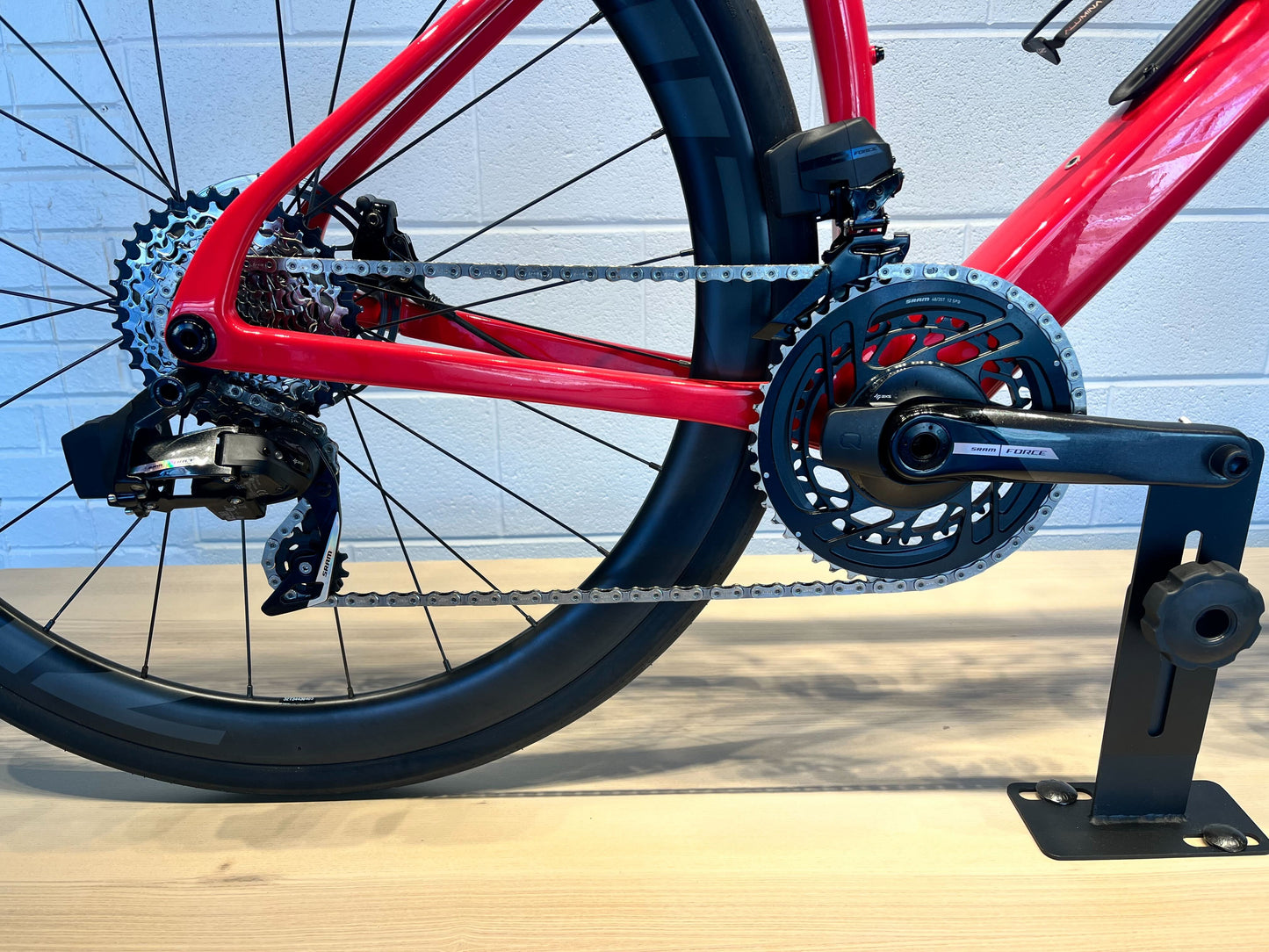 Úthald - Race Wireless - (Medium) Rubus Red - Glossy