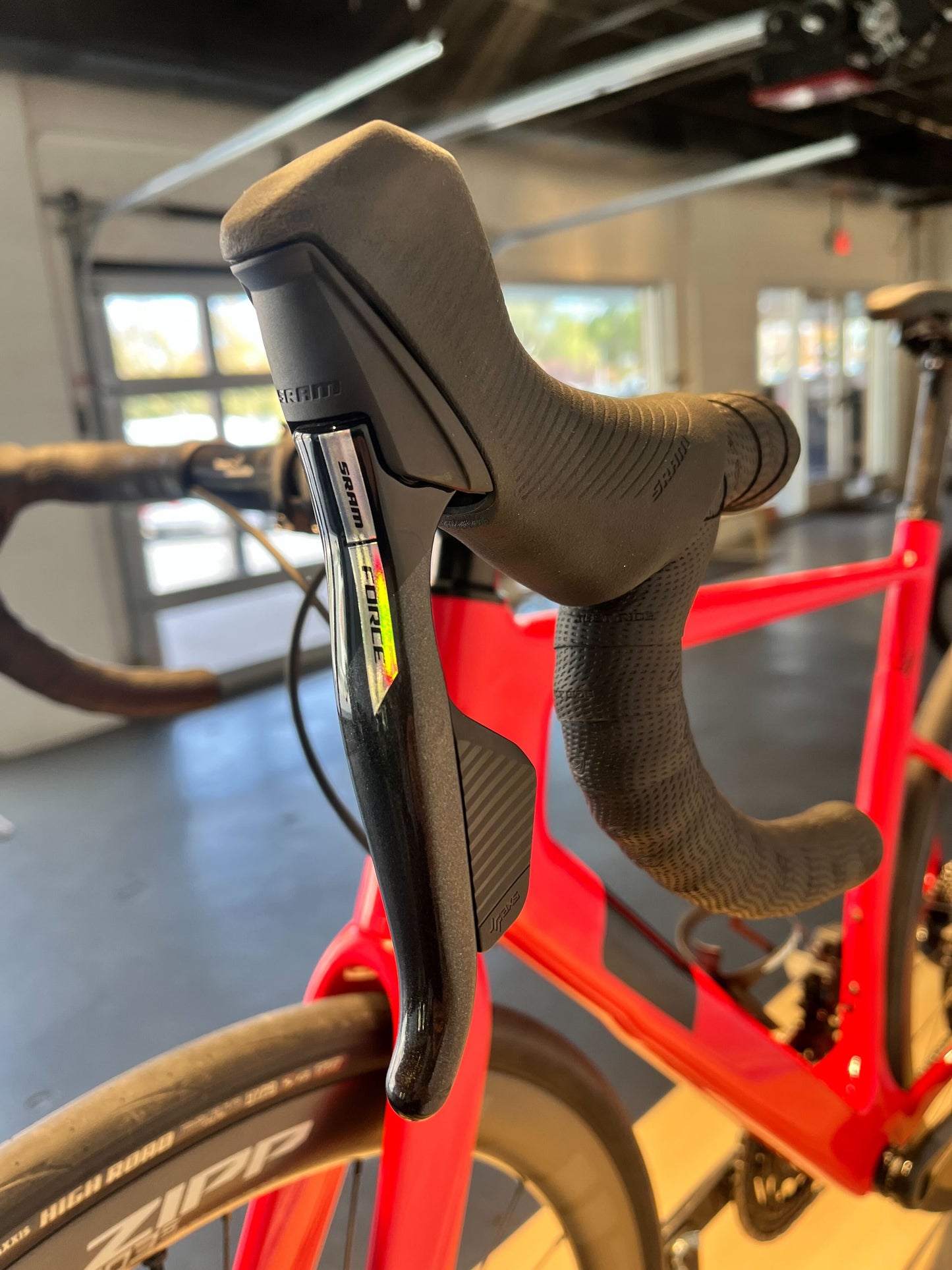 Úthald - Race Wireless - (Medium) Rubus Red - Glossy