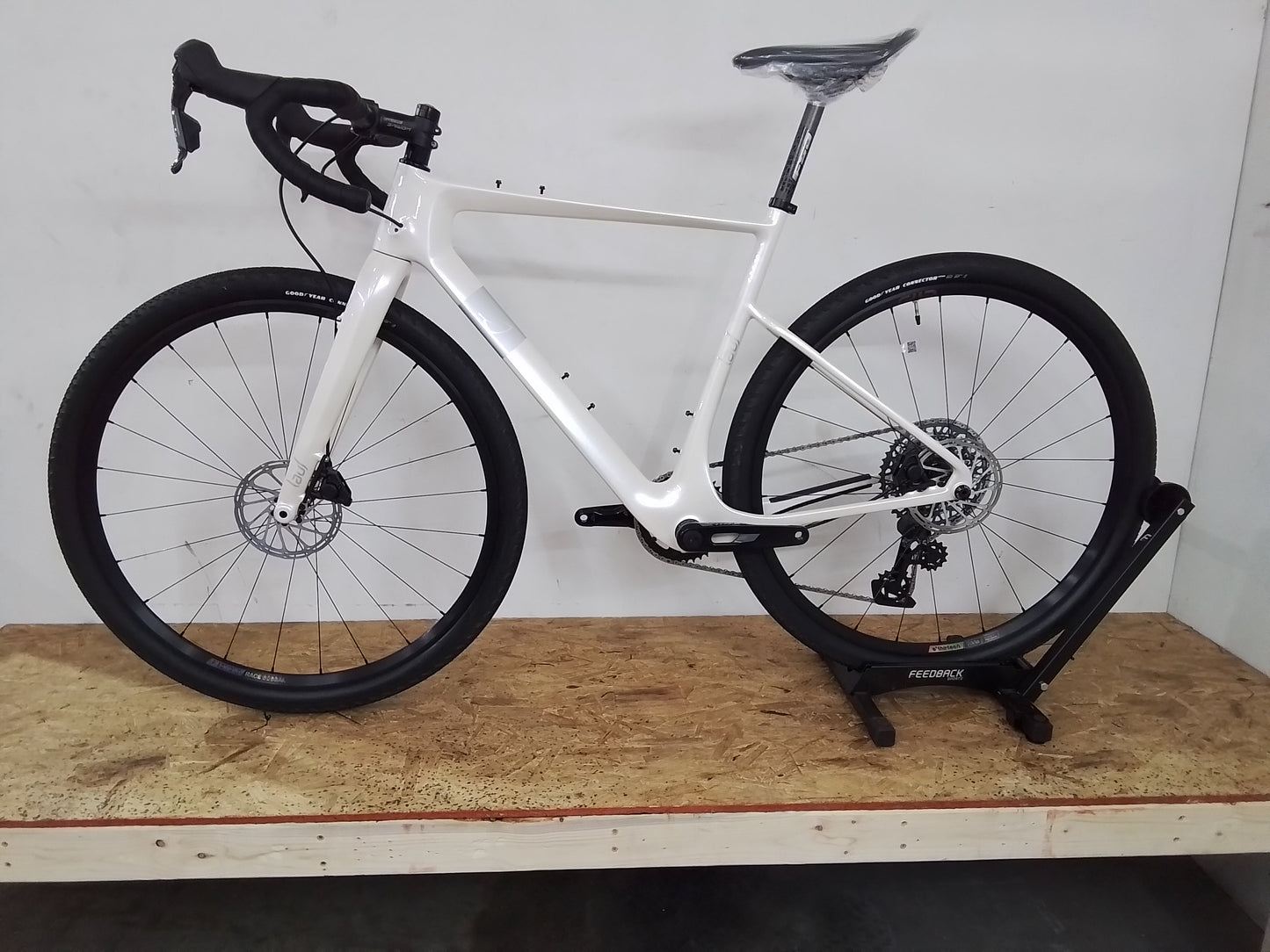 Seigla Rigid - Weekend Warrior Wireless E1 - (Medium) Glacial White - Glossy