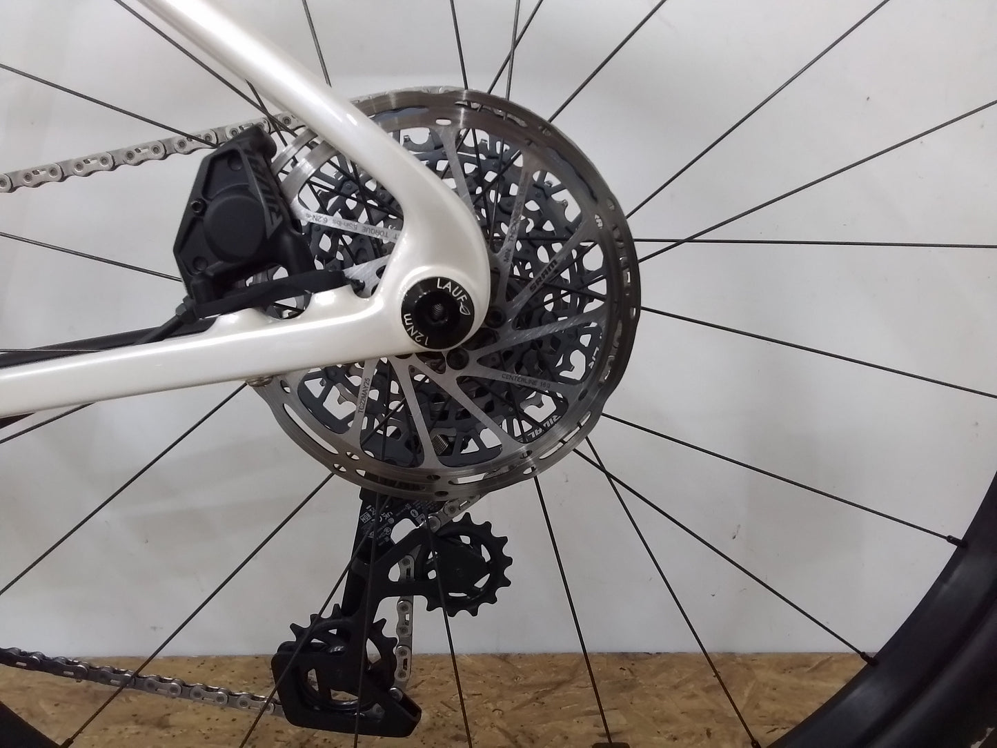 Seigla Rigid - Weekend Warrior Wireless E1 - (Medium) Glacial White - Glossy