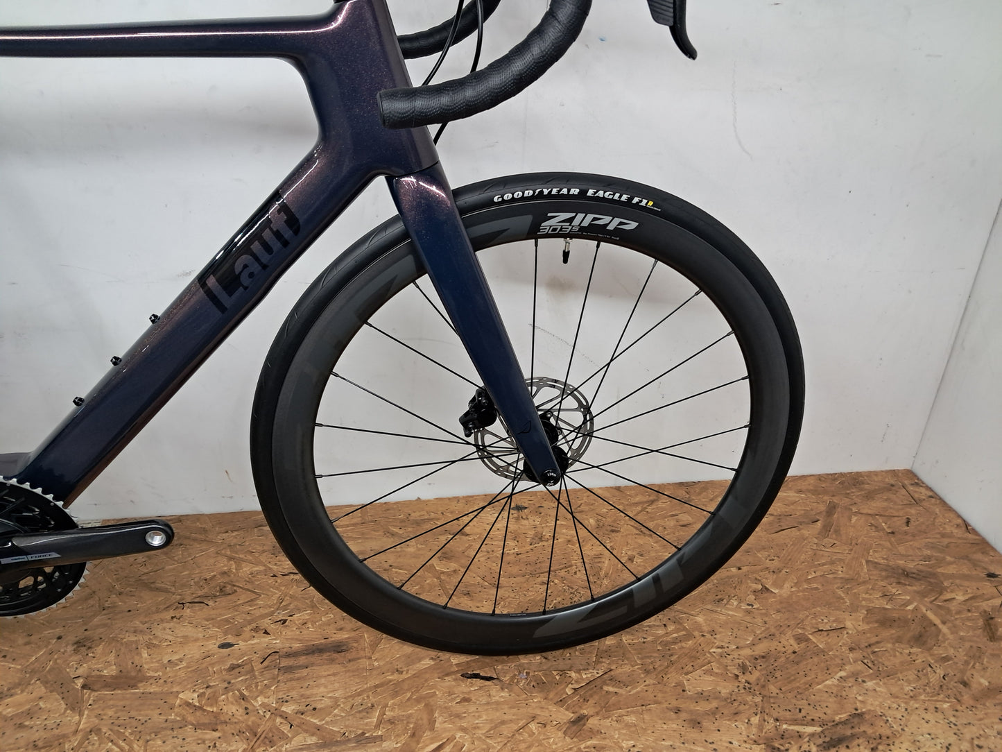 Úthald - Race Wireless - (Medium) Thingvellir Sky - Glossy