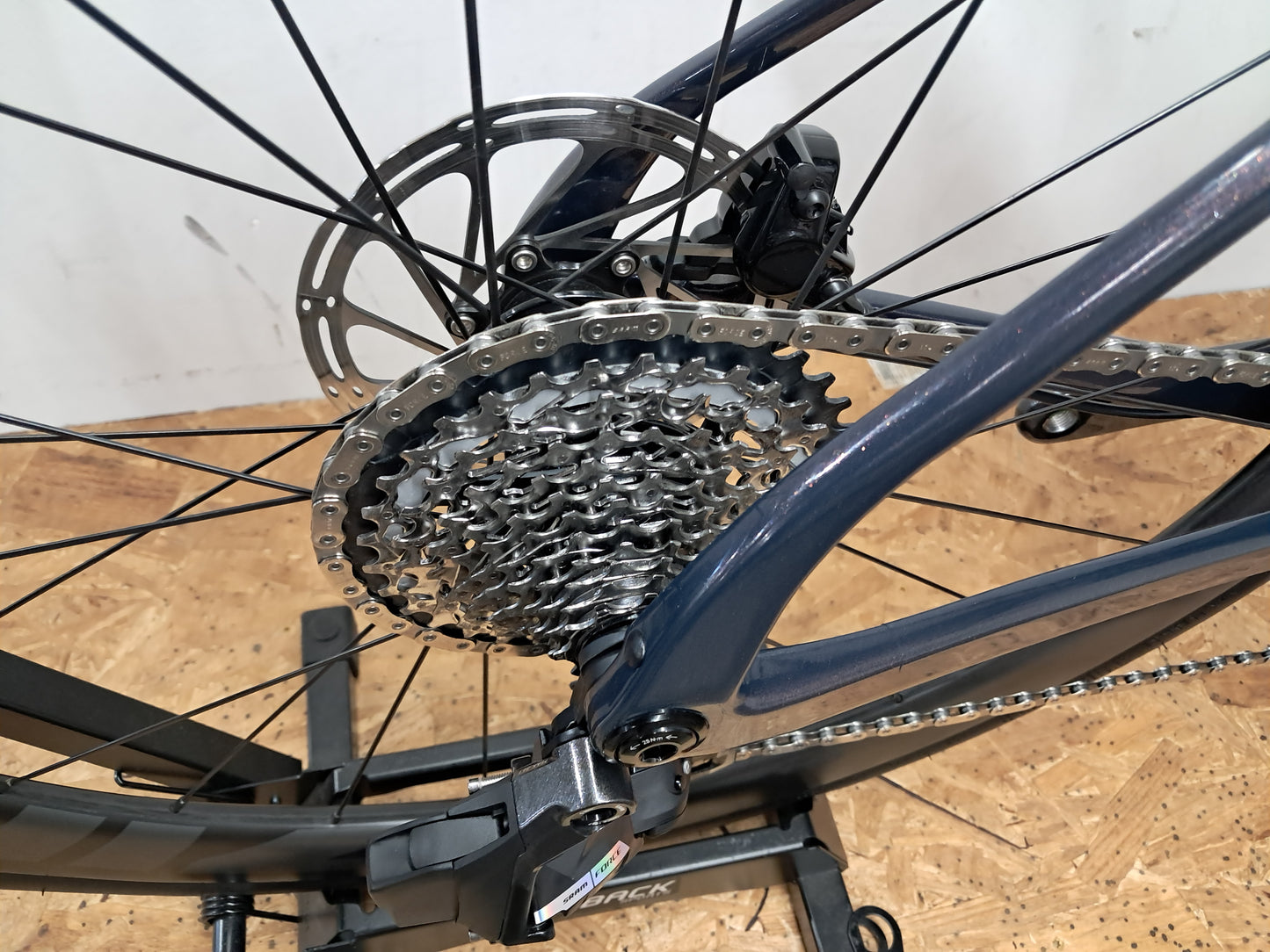 Úthald - Race Wireless - (Medium) Thingvellir Sky - Glossy