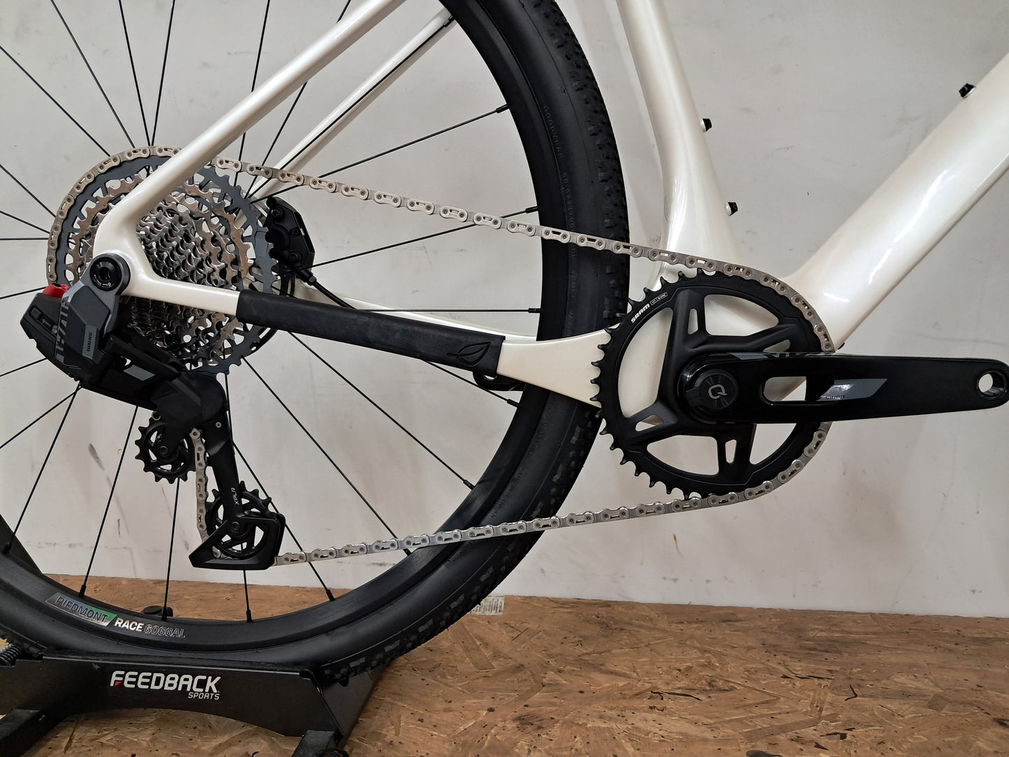 Seigla Rigid - Weekend Warrior Wireless E1 - (Large) Glacial White - Glossy