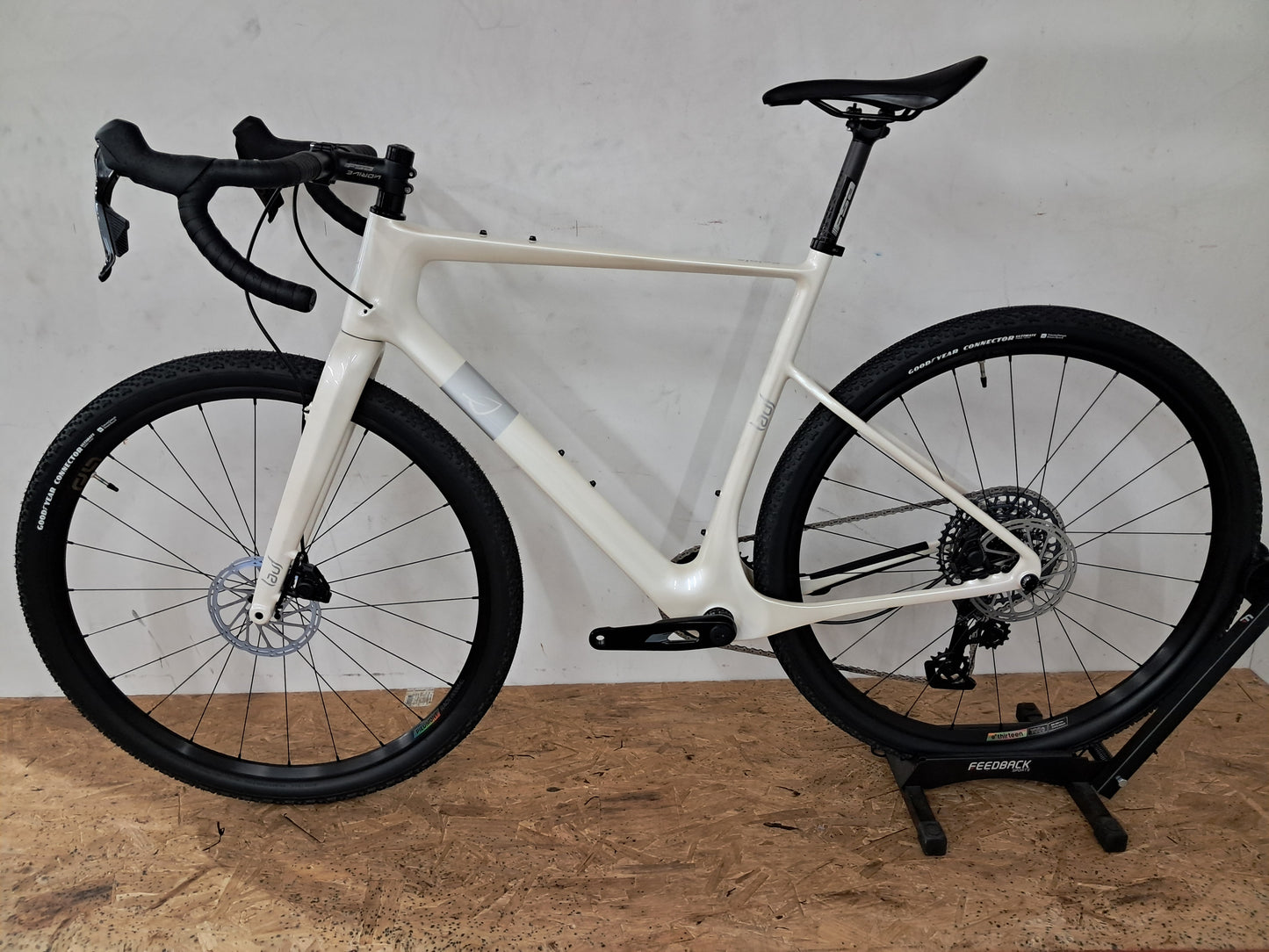 Seigla Rigid - Weekend Warrior Wireless E1 - (Large) Glacial White - Glossy