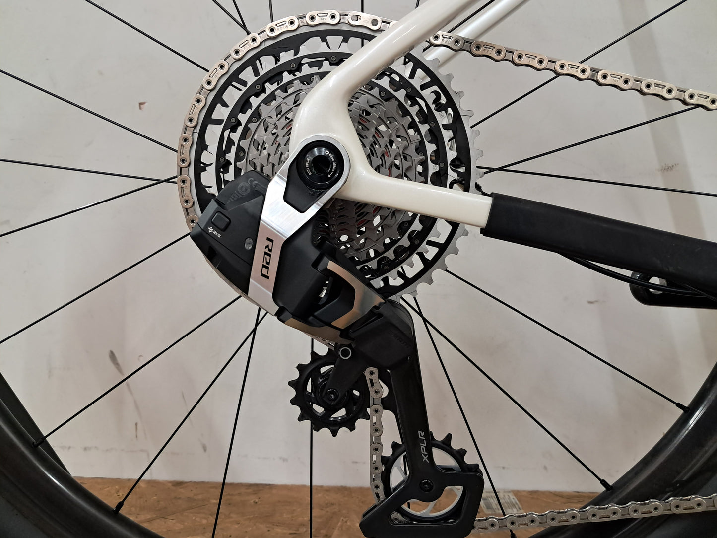 Seigla Rigid - Ultimate - (Large) Glacial White - Glossy