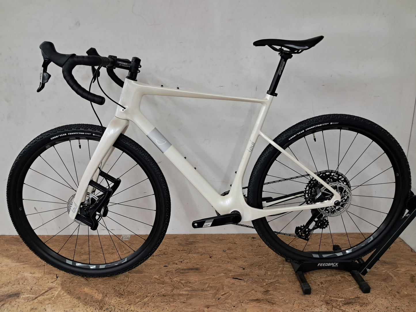 Seigla - Core Transmission - (Large) Glacial White - Glossy