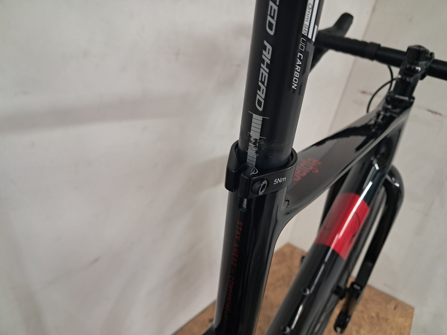 Seigla - Race Wireless E1 - (Medium) Obsidian Black - Glossy