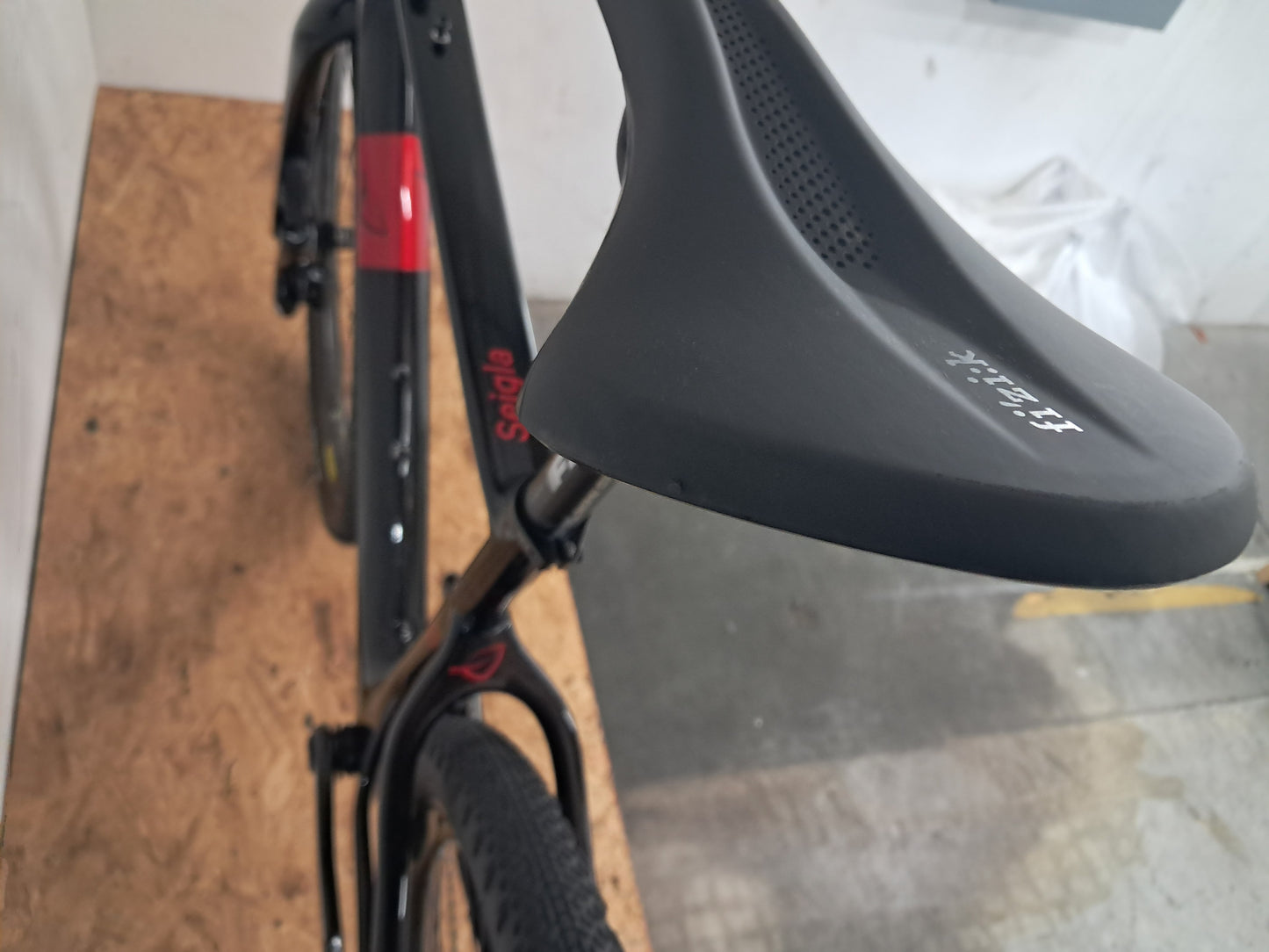 Seigla - Race Wireless E1 - (Medium) Obsidian Black - Glossy