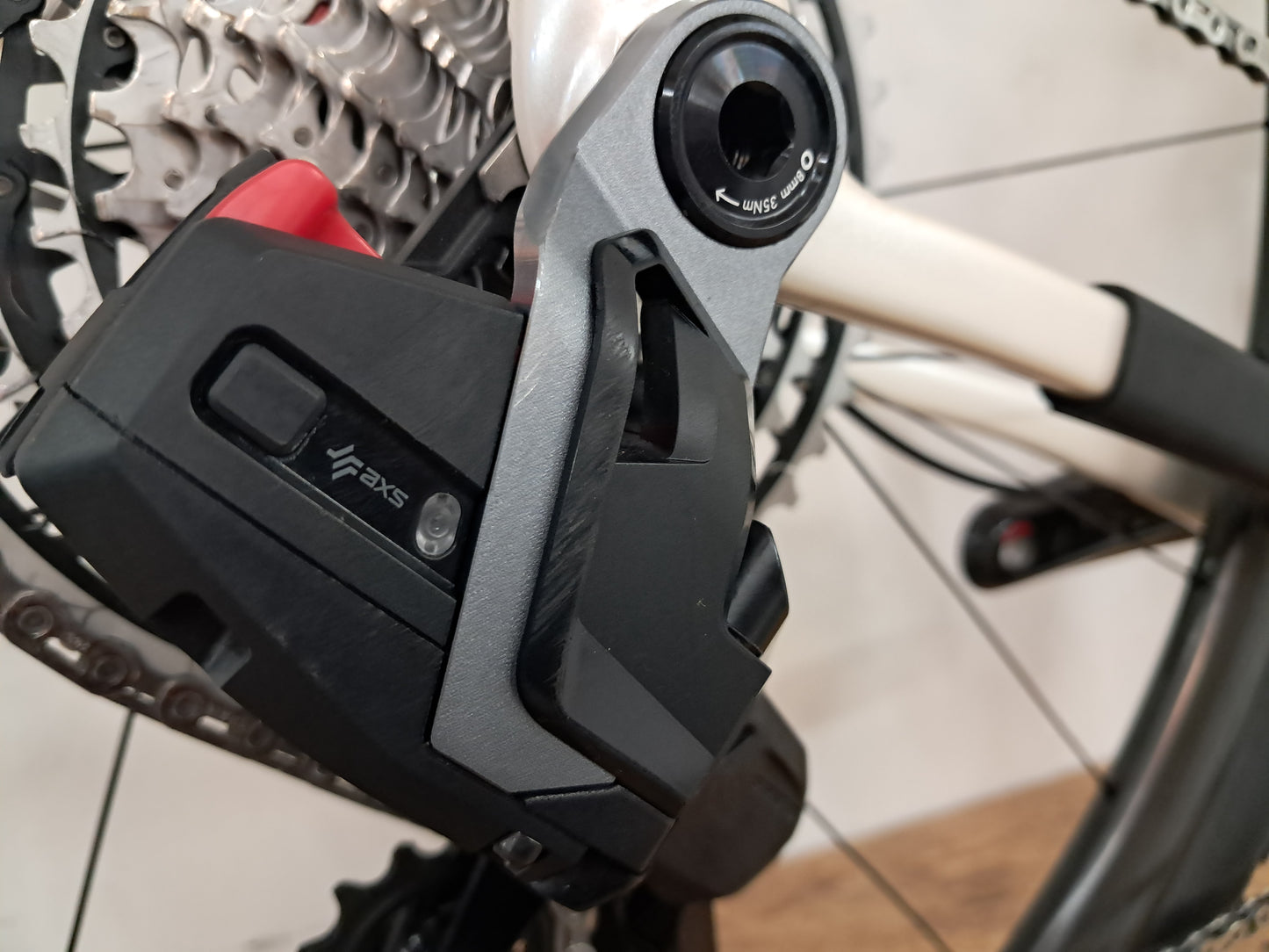 Seigla - Race Wireless E1 - (Small) Glacial White - Glossy