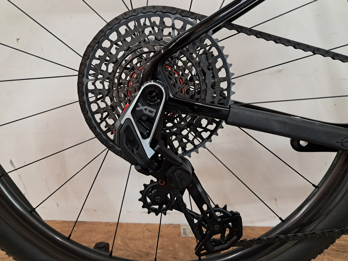 Seigla Rigid- Race Transmission - (Small) Obsidian Black - Glossy