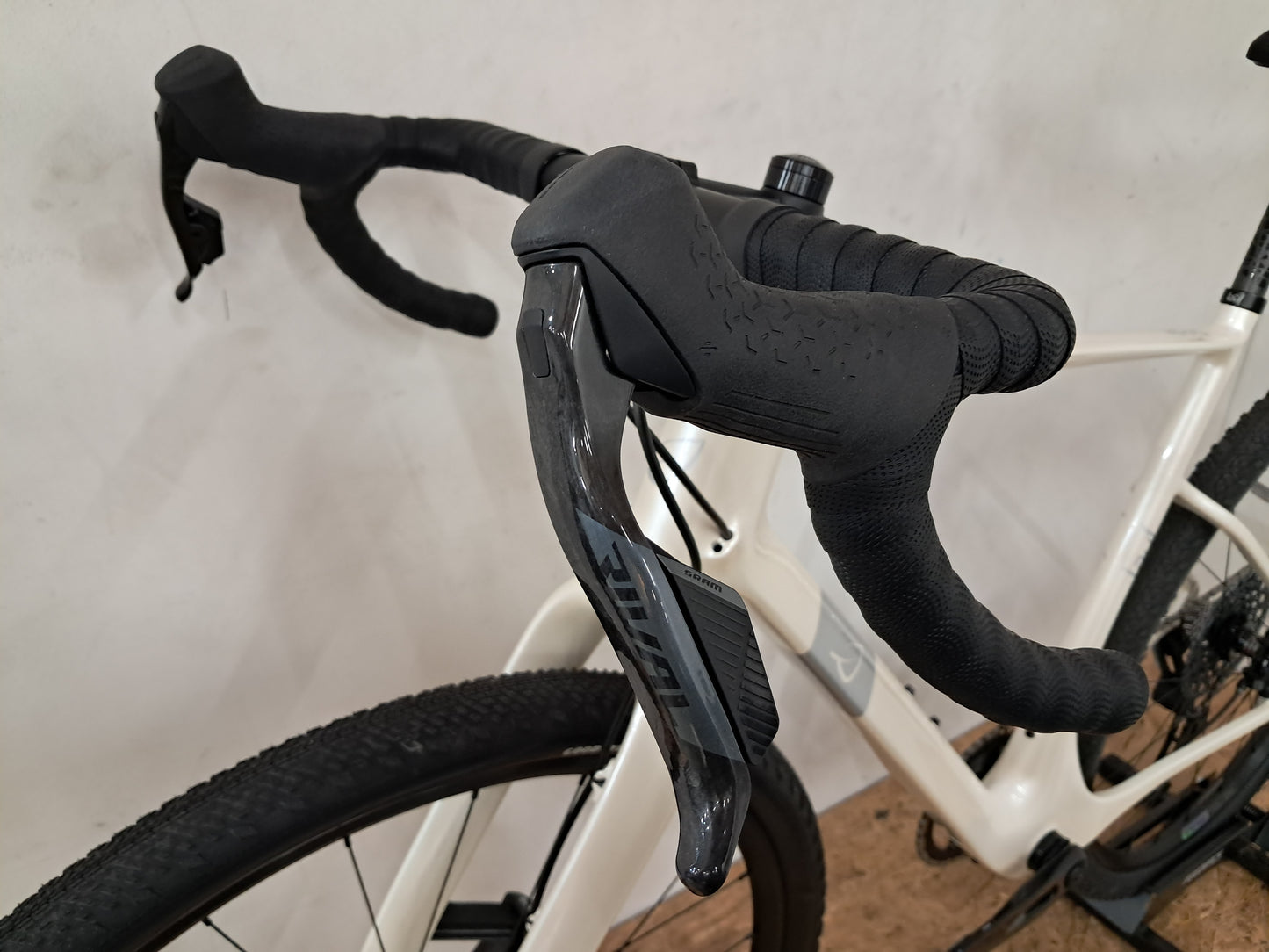 Seigla - Weekend Warrior Wireless E1 - (Large) Glacial White - Glossy