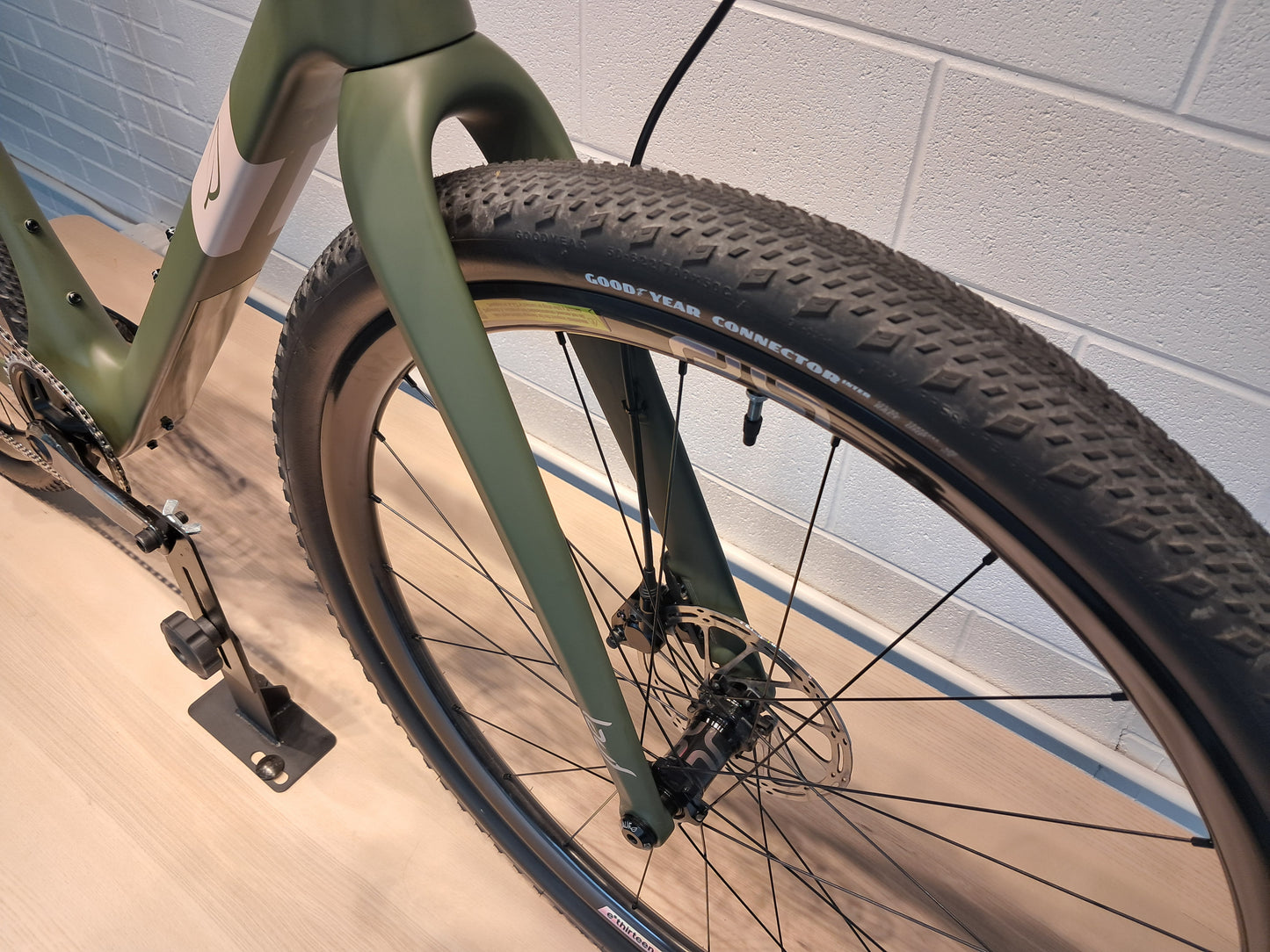 Seigla Rigid - Race Wireless E1 - (Large) Moss Green - Satin