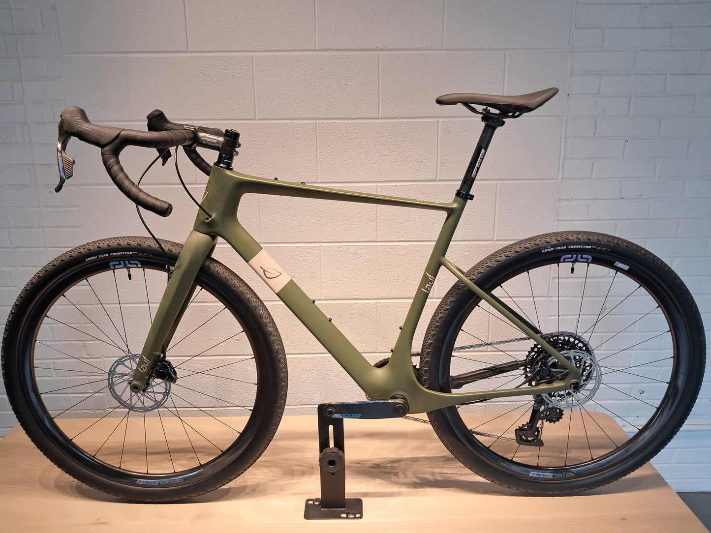 Seigla Rigid - Race Wireless E1 - (Large) Moss Green - Satin