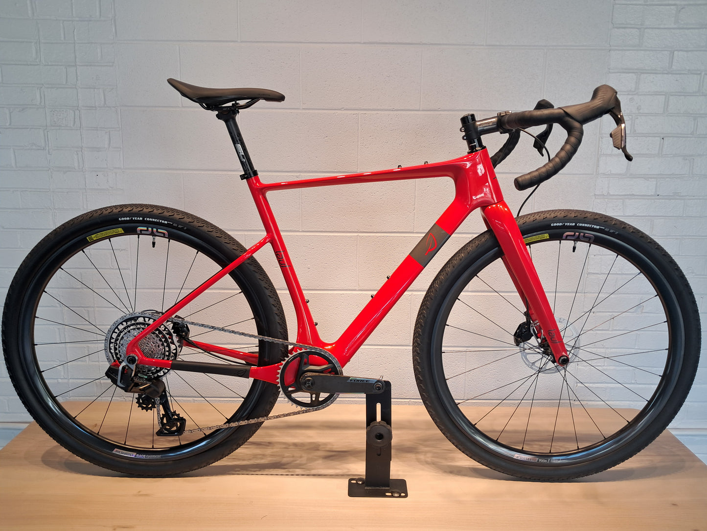 Seigla Rigid - Race Wireless E1 - (Medium) Kvika Red - Glossy