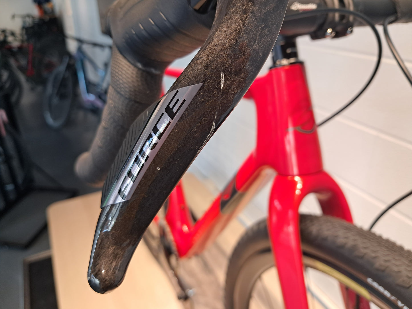 Seigla Rigid - Race Wireless E1 - (Medium) Kvika Red - Glossy