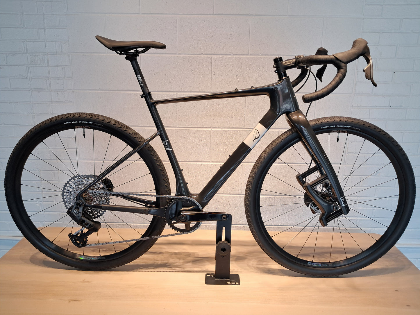 Seigla - Weekend Warrior Transmission - (Medium) Basalt Black - Glossy