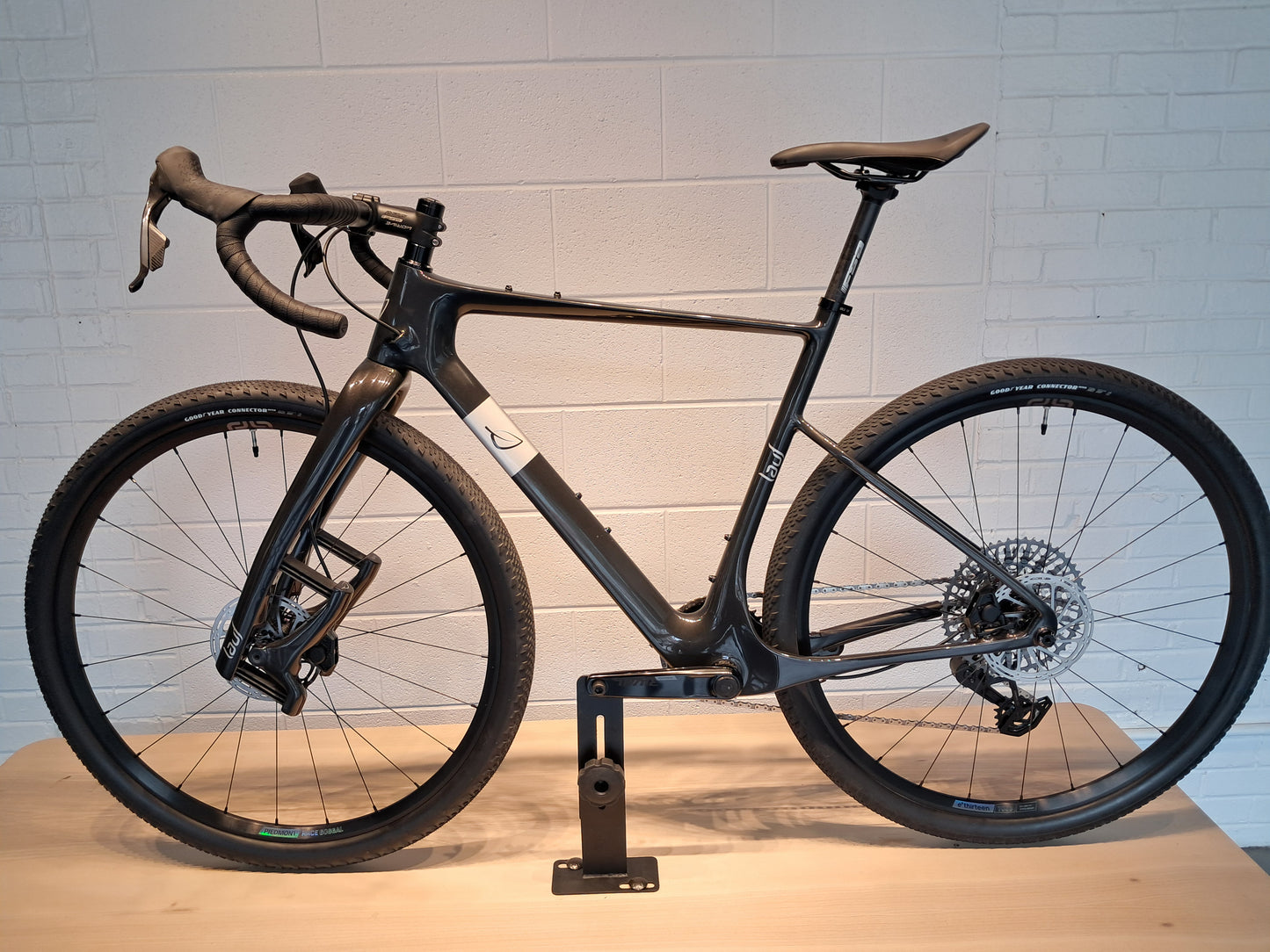 Seigla - Weekend Warrior Transmission - (Medium) Basalt Black - Glossy