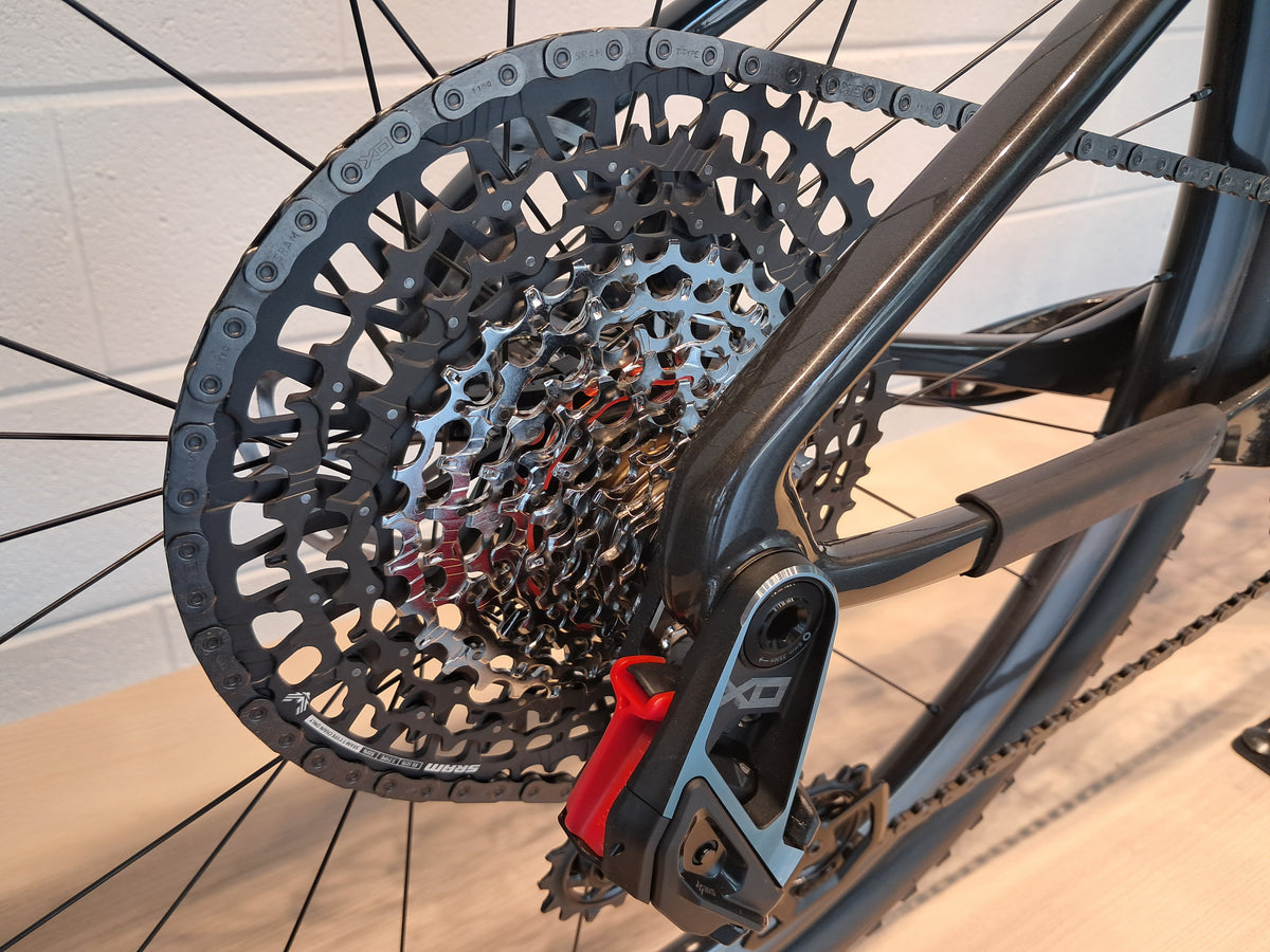 Seigla - Race Transmission - (X-Small) Basalt Black - Glossy