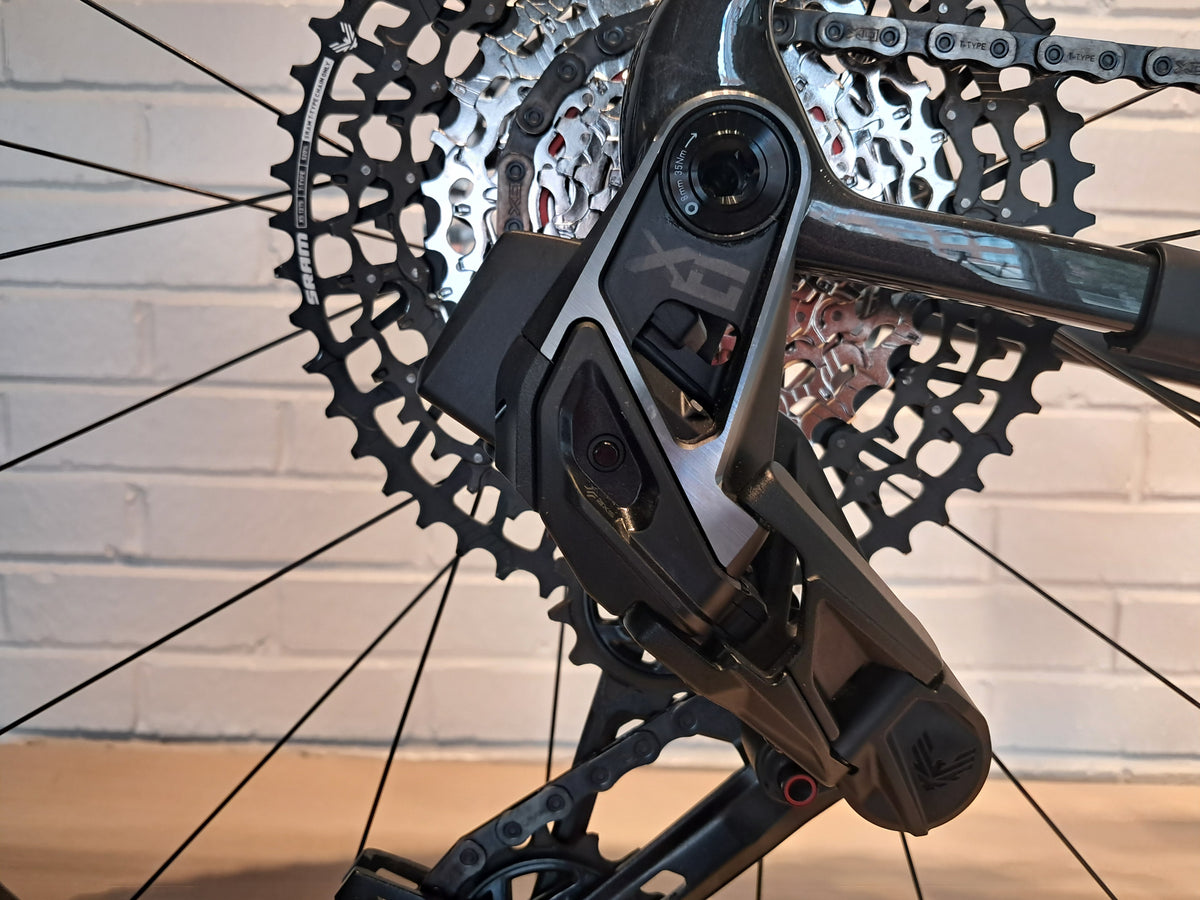 Seigla - Race Transmission - (Medium) Basalt Black - Glossy