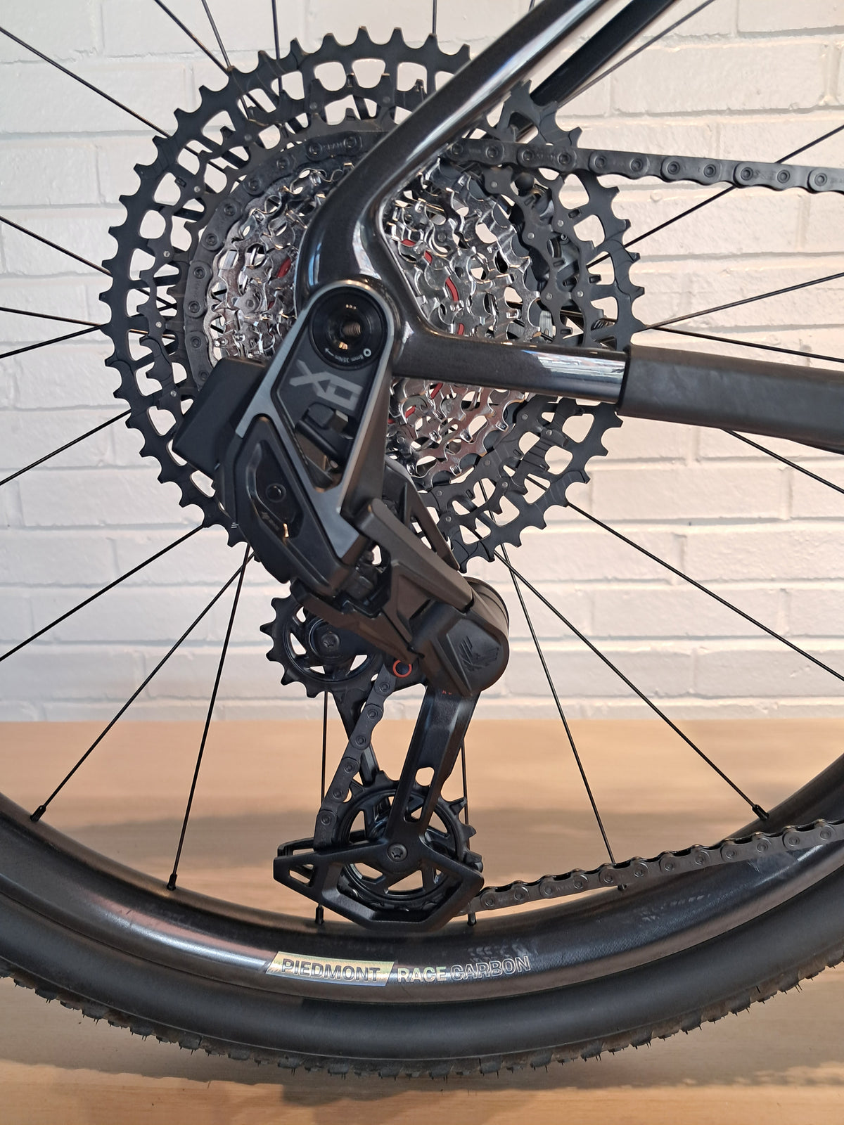 Seigla - Race Transmission - (Medium) Basalt Black - Glossy