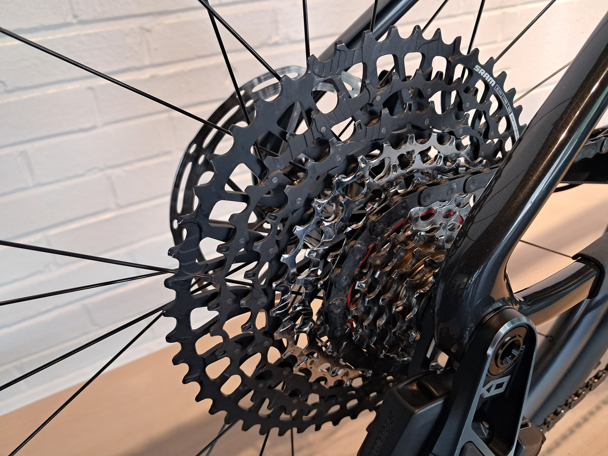 Seigla - Race Transmission - (Small) Basalt Black - Glossy