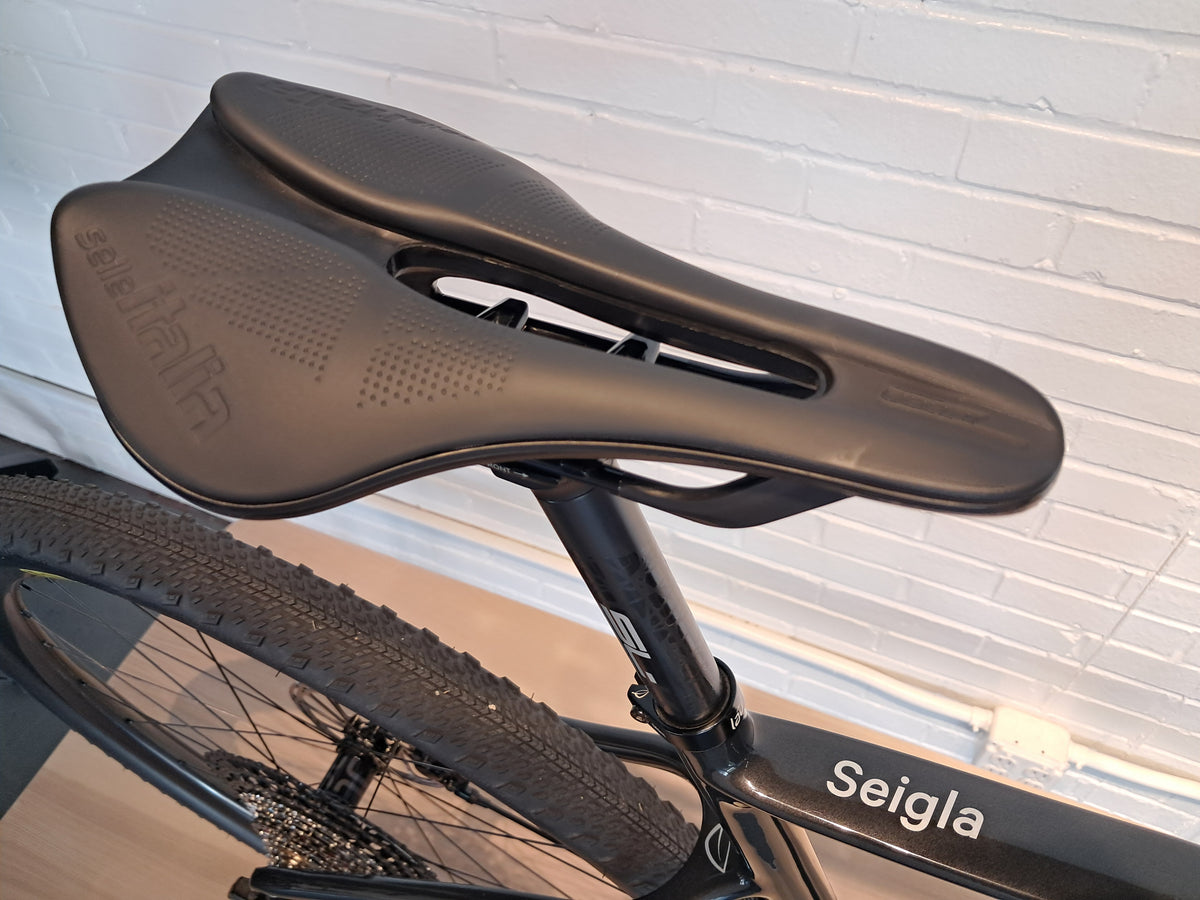 Seigla - Race Transmission - (Small) Basalt Black - Glossy