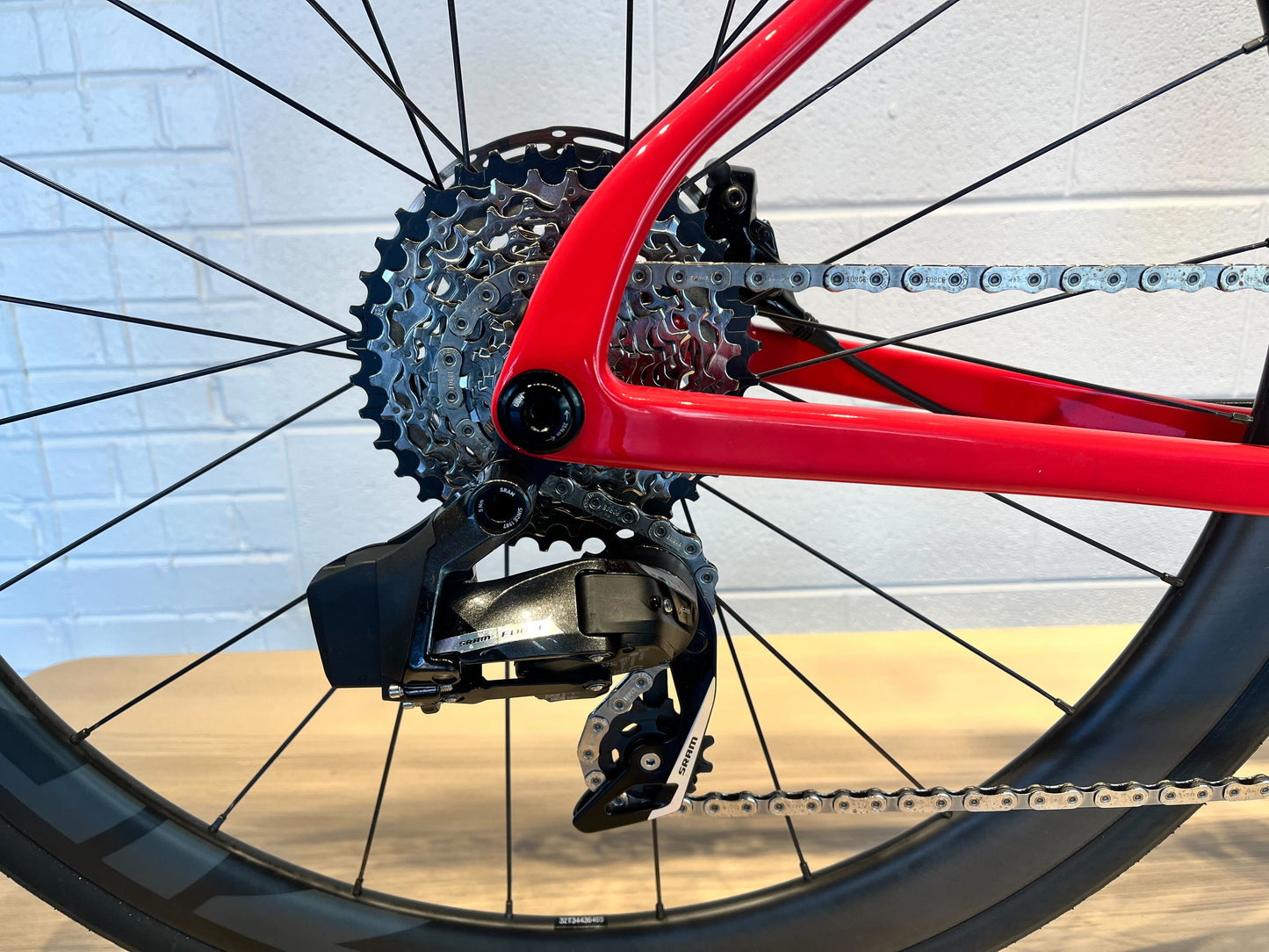 Úthald - Race Wireless - (Medium) Rubus Red - Glossy